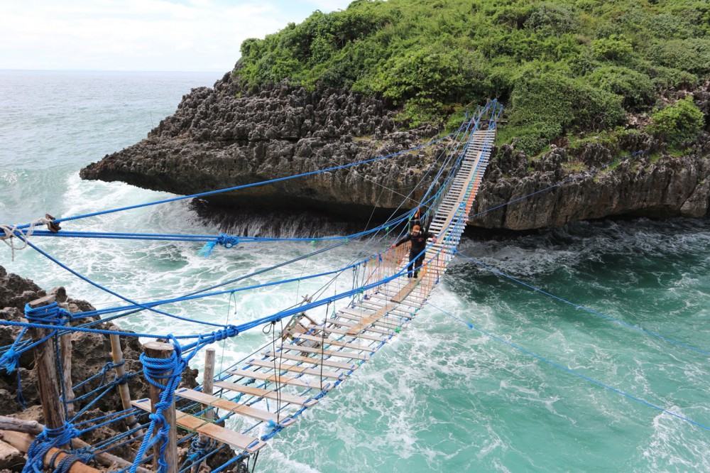 fasilitas pantai pulau kalong