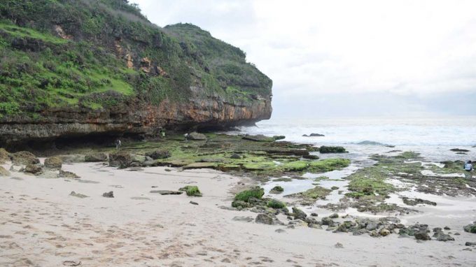 Pantai Butuh