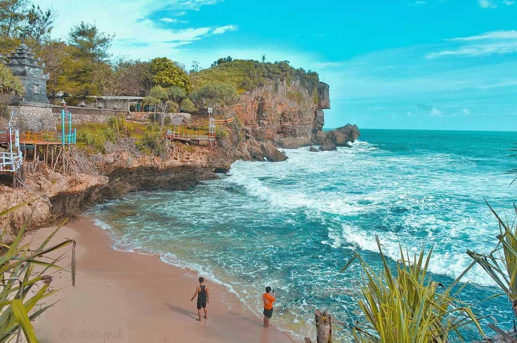 Pantai Ngobaran Yogyakarta